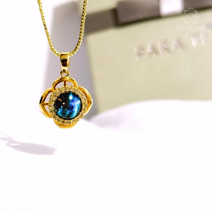 Collar Cosmos Giratorio Oro