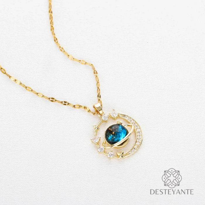 Collar Saturno, Un Amor de Otro Universo