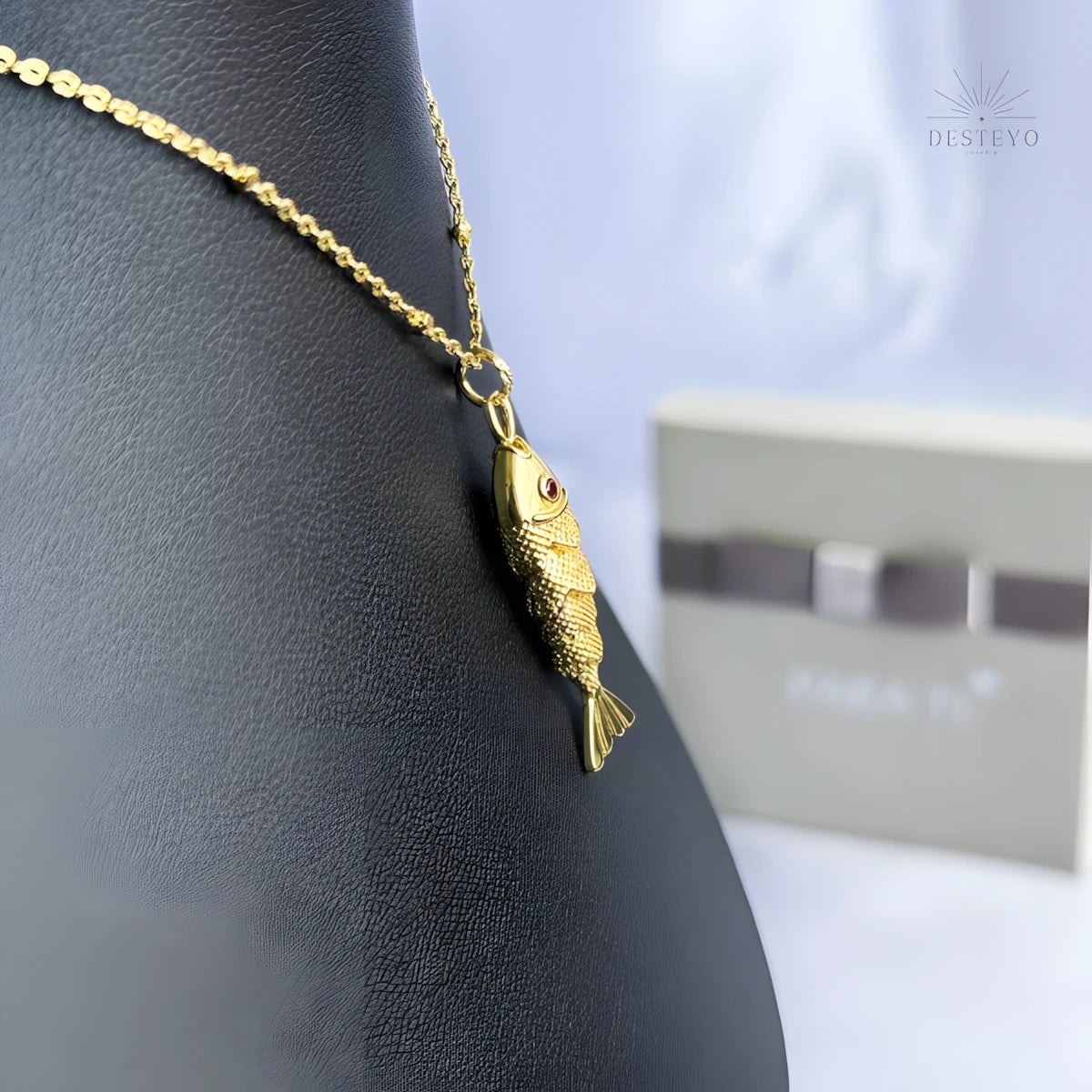 Collar Pez Koi Oro