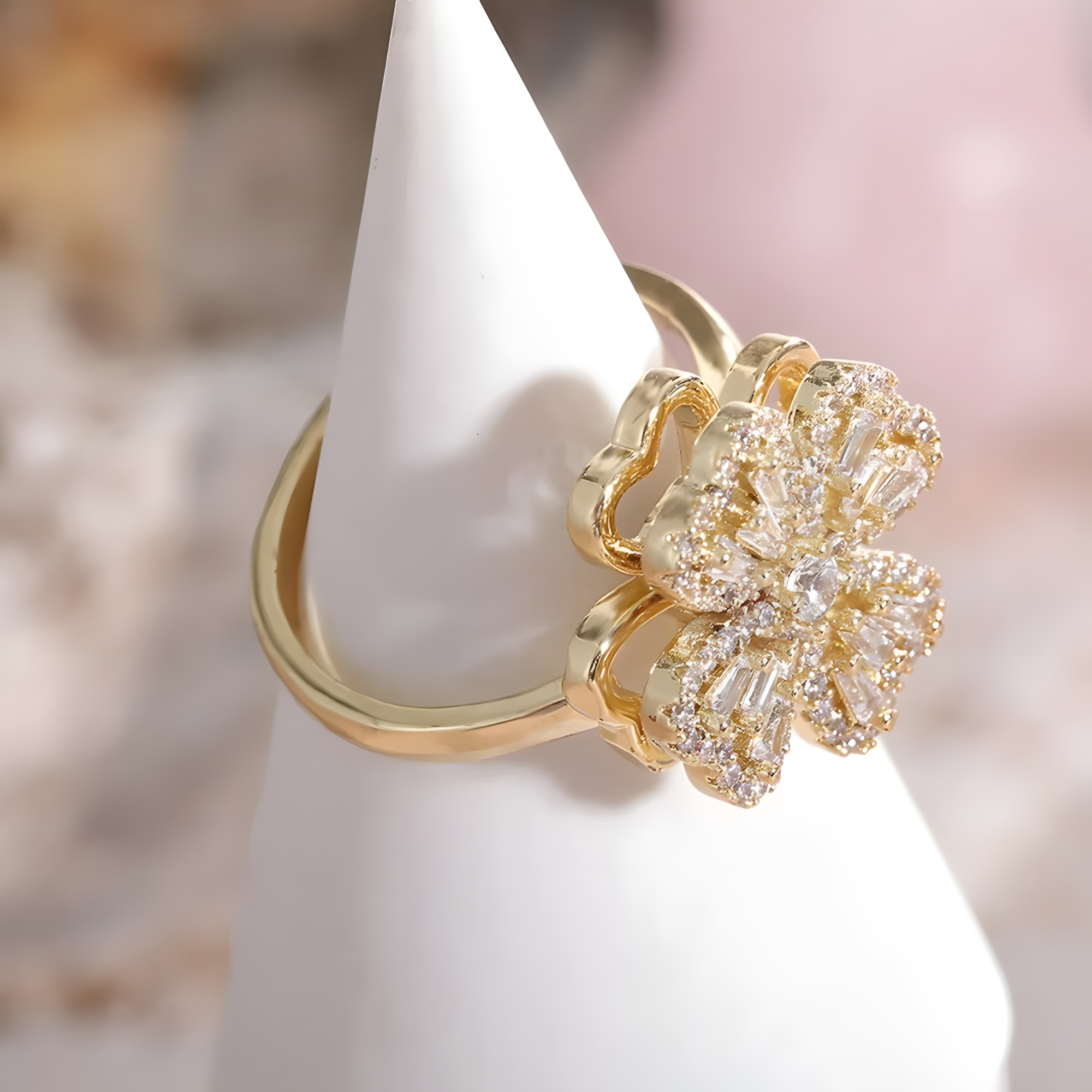 Anillo Trebol de Corazones Giratorio – Desteyo